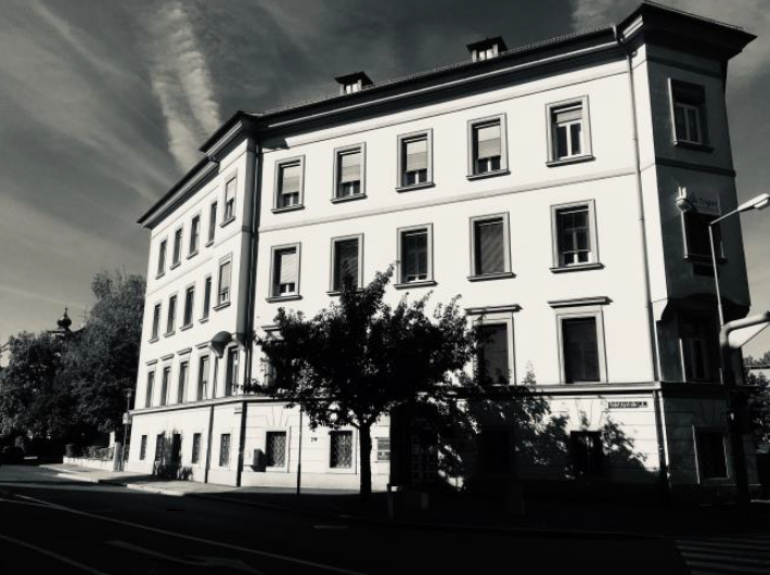 Gebäude